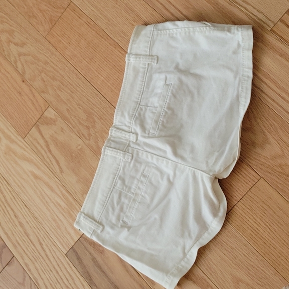 Abercrombie white shorts - Picture 4 of 4